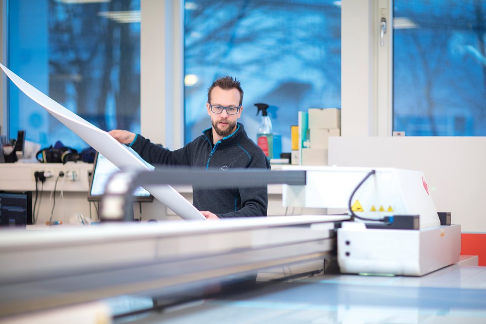 PrintandDesign_'s tweet photo. Excellent piece on the power of print by @anguscampbell2 https://t.co/q2zjbnr1CU #print #design #RFID #NFC https://t.co/bYDAnGTGdY