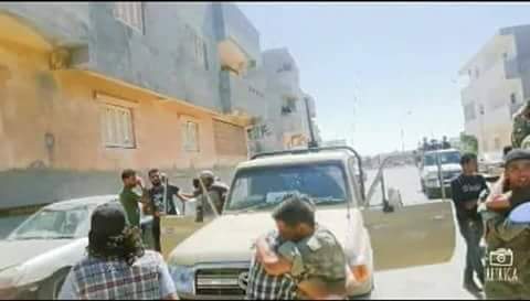 #درنة 
اهالي درنة يستقبلون الجيش 
السلام عليكم ورحمة الله وبركاته #الجيش_ينتصر_انشاالله