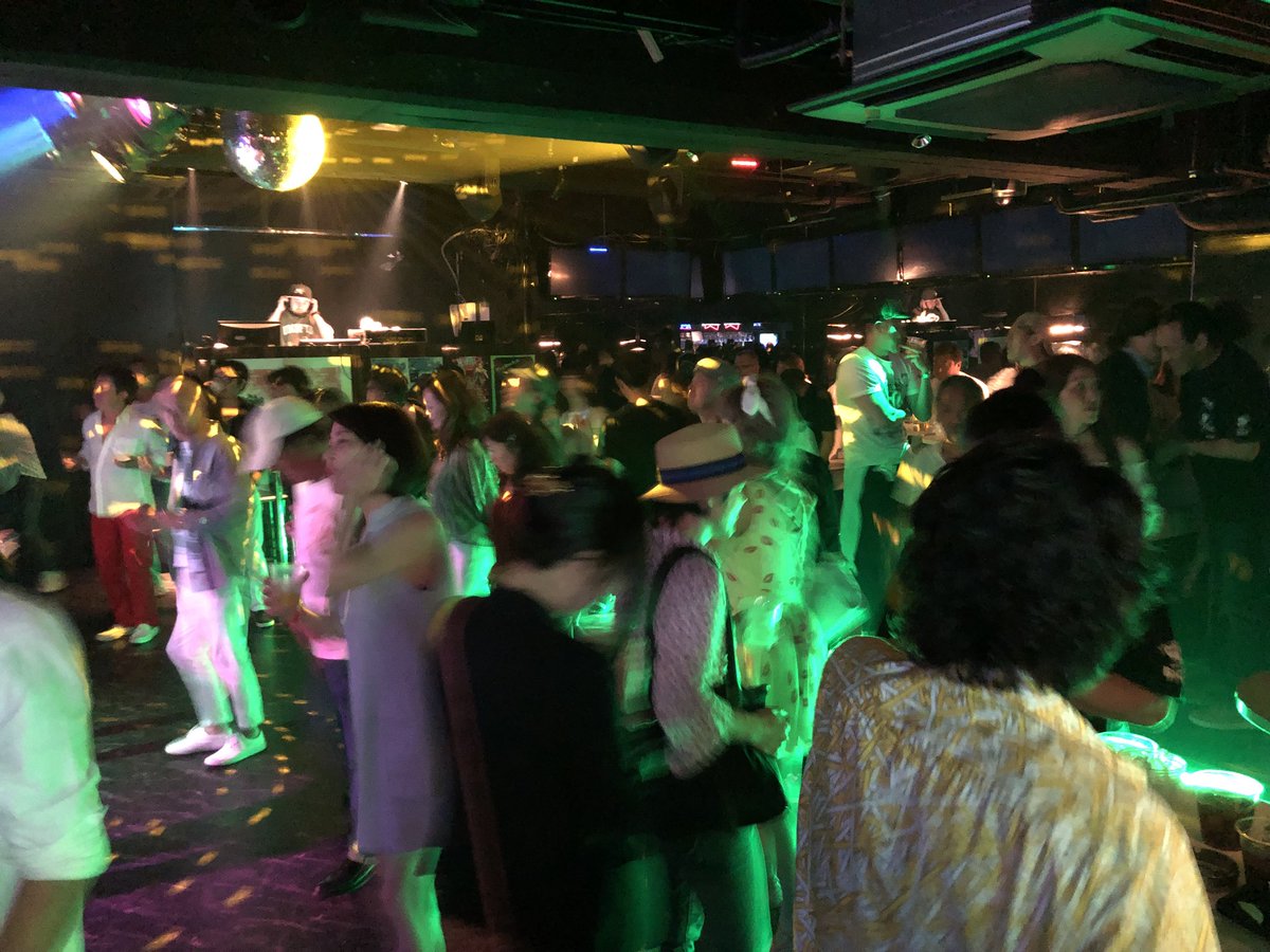 𝓓𝓙 𝓣𝓐𝓡𝓞 昨日は平塚のsoul Bar Boggieの4周年でdjさせてもらいました 懐かしの湘南時代の友人やらも来てくれて盛り上がった夜でした 昔はこのぐらいの時期にはずっと海の方にいたんだけどなー笑 平塚までのドライブが気持ち良かったー T 𝓓𝓙 𝓣𝓐𝓡𝓞 昨日は平塚のsoul Bar Boggieの4周年でdjさせてもらいました 懐かしの湘南時代の友人やらも来てくれて盛り上がった夜でした 昔はこのぐらいの時期にはずっと海の方にいたんだけどなー笑 平塚までのドライブが気持ち良かったー T