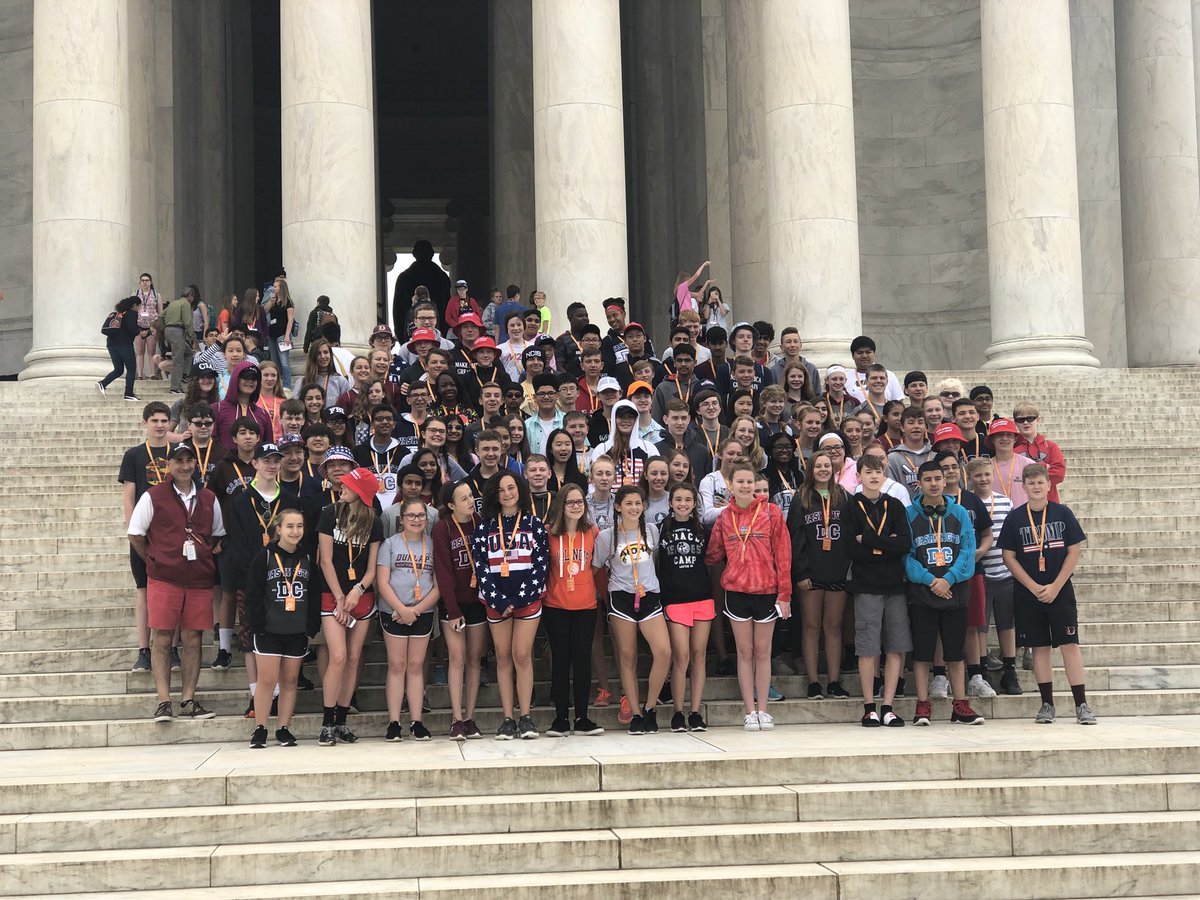DVMS_8th_Grade's tweet photo. The whole gang is here! #dvmscelebrates @DMSPanthers https://t.co/zZSyKqgkBp
