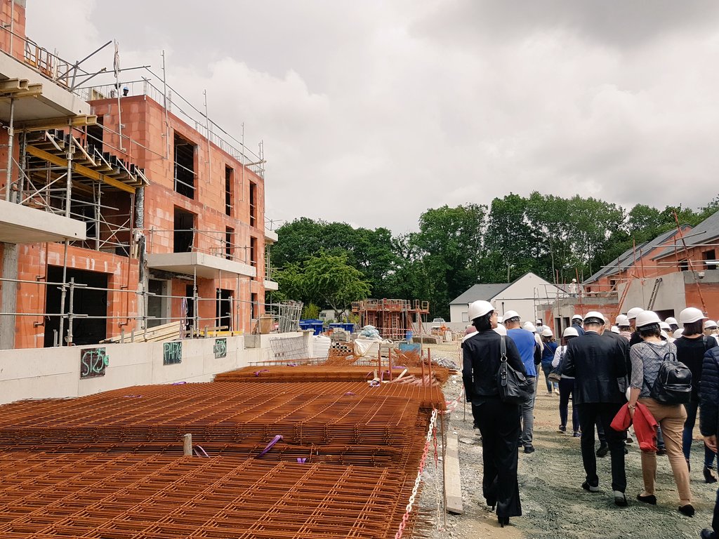 GroupeGambetta's tweet photo. La journée continue ... Visite chantier du programme Villa Parnasse 🏗 à #Treillières - 91 logements, une médiathèque et un commerce https://t.co/qfKanfSZvt