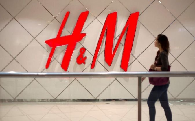 expansioncom's tweet photo. . @hm abrirá en junio las primeras tiendas de #Afound, su 'outlet' multimarca https://t.co/9JIL0YRmJt https://t.co/QkAm4c5FAQ