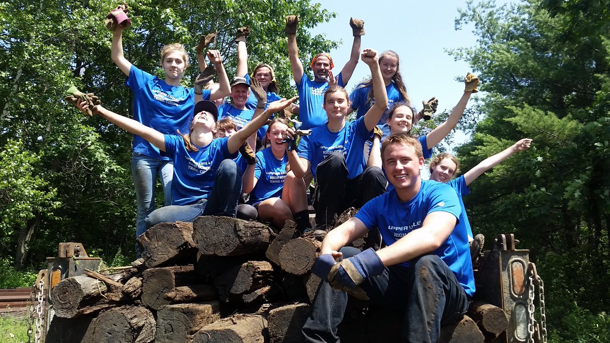UVTrails's tweet photo. We may be biased, but we have had the BEST trail crew leaders over the years. Want to be the next one? Application is open for this year's leader of the #UVTrailCorps! Get to play outside this summer and lead the future #trailstewards on various projects.

https://t.co/A58ushTzzT https://t.co/J02HK9xPMZ