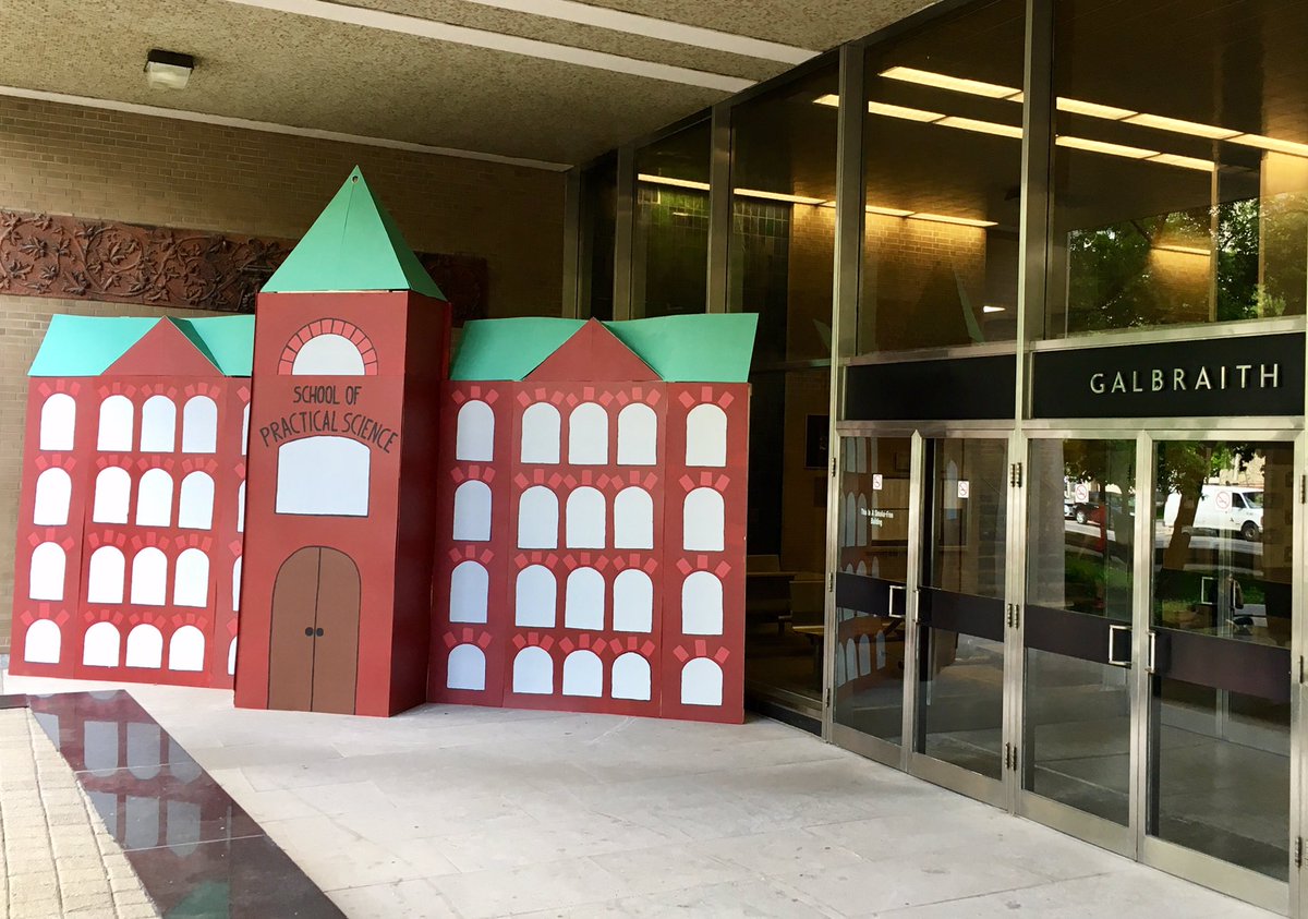 uoft_eng_fyo's tweet photo. Something's a little different about the Galbraith Building entrance this morning!... 😂 @Skule @uofteng_registr @uoftengineering https://t.co/jlTAcPFNVq