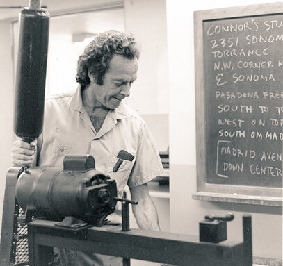 ProfFeynman's tweet image. Fall in love with some activity, and do it! Nobody ever figures out what life is all about, and it doesn&apos;t matter.