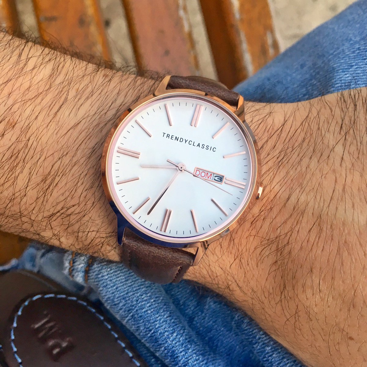 TrendyClassic25's tweet photo. Let's start the journey!
⌚️ ABERDEEN watch #TrendyClassic
#watches #lifestyle #fashionwatches #menstyle #mensfashion #menswear #mensstyle #menswatch #mensjewelry #mensaccessories #menslook #mensfashionblog #menswatches #trendywatches #trendywatch #trendy #fashion #Besançon https://t.co/ExzGRzKC6O