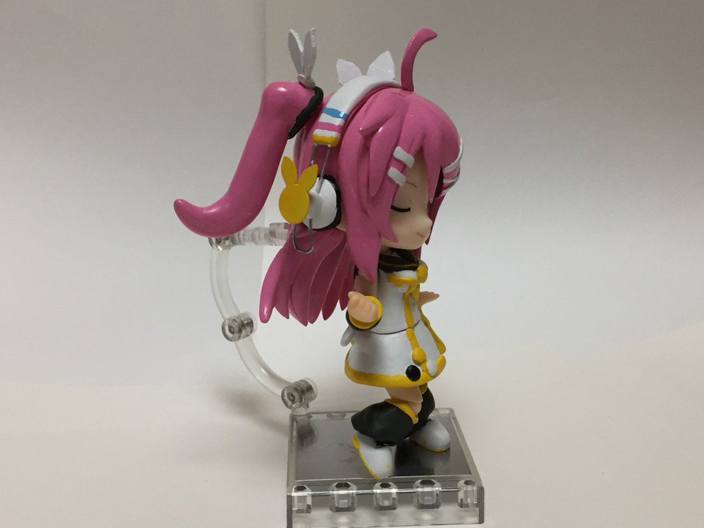 doen03's tweet photo. つ、遂に、出来た…！！
キューポッシュ版「リンちゃん愛し隊2号」…！！！
『遠征時に気軽に連れて行ける』をコンセプトに作りました。なので折れやすいであろうツインテールは、ネオジム磁石による接続で取り外しも簡単です。 https://t.co/5yu3d9VaWC