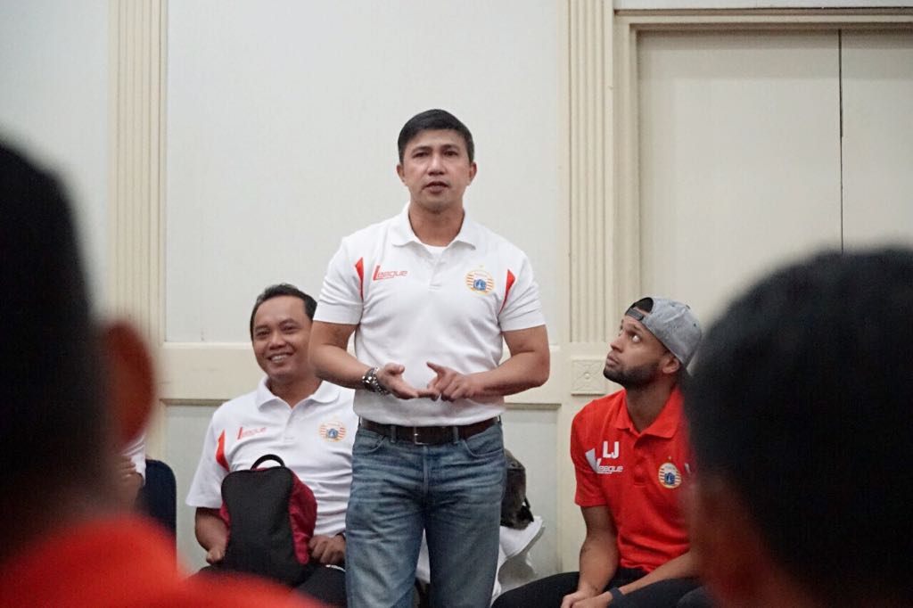 Manajer Persija Menyayangkan Celotehan Manajer Persebaya jacatra.net/read/2712-mana… #Persija