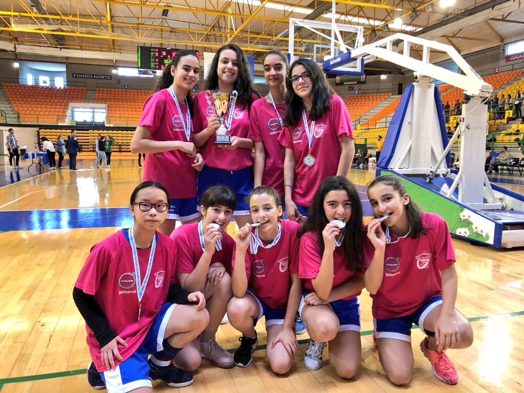ccvedrunaou's tweet photo. Este fin de semana nuestras chicas se proclamaron subcampeonas de Copa @DeportesDepOU Infantil Femenina #IFACCV https://t.co/Jt19v9BiQH