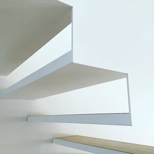 KunstArchitects's tweet photo. Steel staircase origami #almostdone #oranjezicht #architecture #capetown #modernarchitecture #staircasedesign #staircase https://t.co/3A6KTU3TLv https://t.co/P8UpYu2Qq6