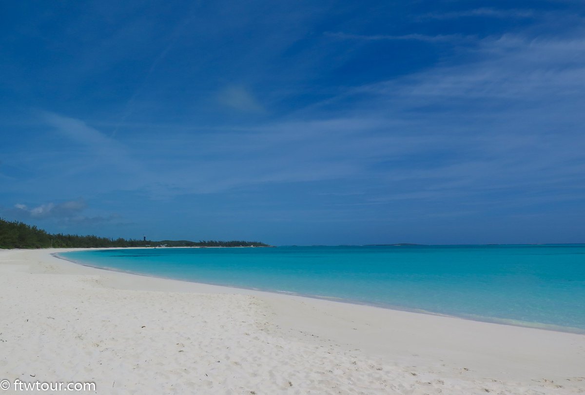 ftw_tour's tweet photo. "No people, crystal clear water and a perfect white sand beach. There is nothing more tranquil and serene." Paradise Bay, Exuma. https://t.co/l5zdzYxeJW #Bahamas #Travel #photography #FTW @VisitTheBahamas https://t.co/0MIN2eXAG0
