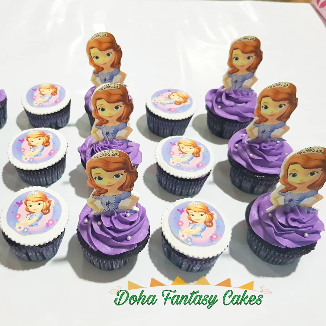 DohaFantasyCake's tweet photo. Sofia the First-Themed Chocolate Cake & Cupcakes
#sofiathefirstcake #sofiacake #disneycake #dohafantasycakes #edibleprintcake #cakesqatar #fondantcake https://t.co/Jf1PJBc7wn
