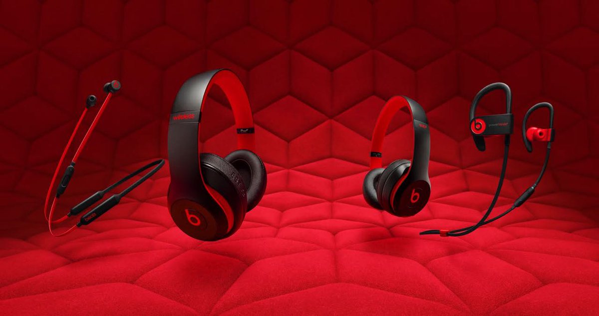 SergioyLupita's tweet photo. #TecnologíaenRed
@daliadepaz nos platica de las posibles novedades en el evento de @Apple: #WWDC18; también nos habla del décimo aniversario de @beatsbydre con su nueva colección #DecadeCollection. https://t.co/1yzx0wgbDc