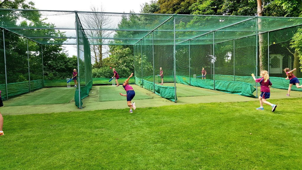 @winterfoldhs 
Great to see Yr 5 girls enjoying a cricket net session in games.
#worcestershirehour #ladiescricket #BeInspired