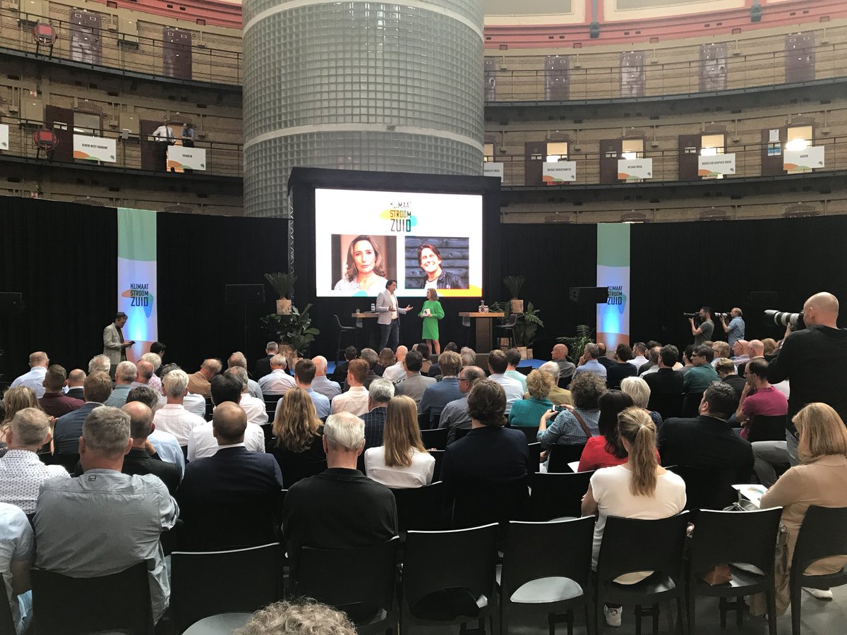 MartijnKteR's tweet photo. @MargotRibberink en @LodewijkHoekstr samen in gesprek als opening van de klimaatmarkt @FutureDome_VPS @breda #klimaatstroomZuid https://t.co/UahE8tQGBU