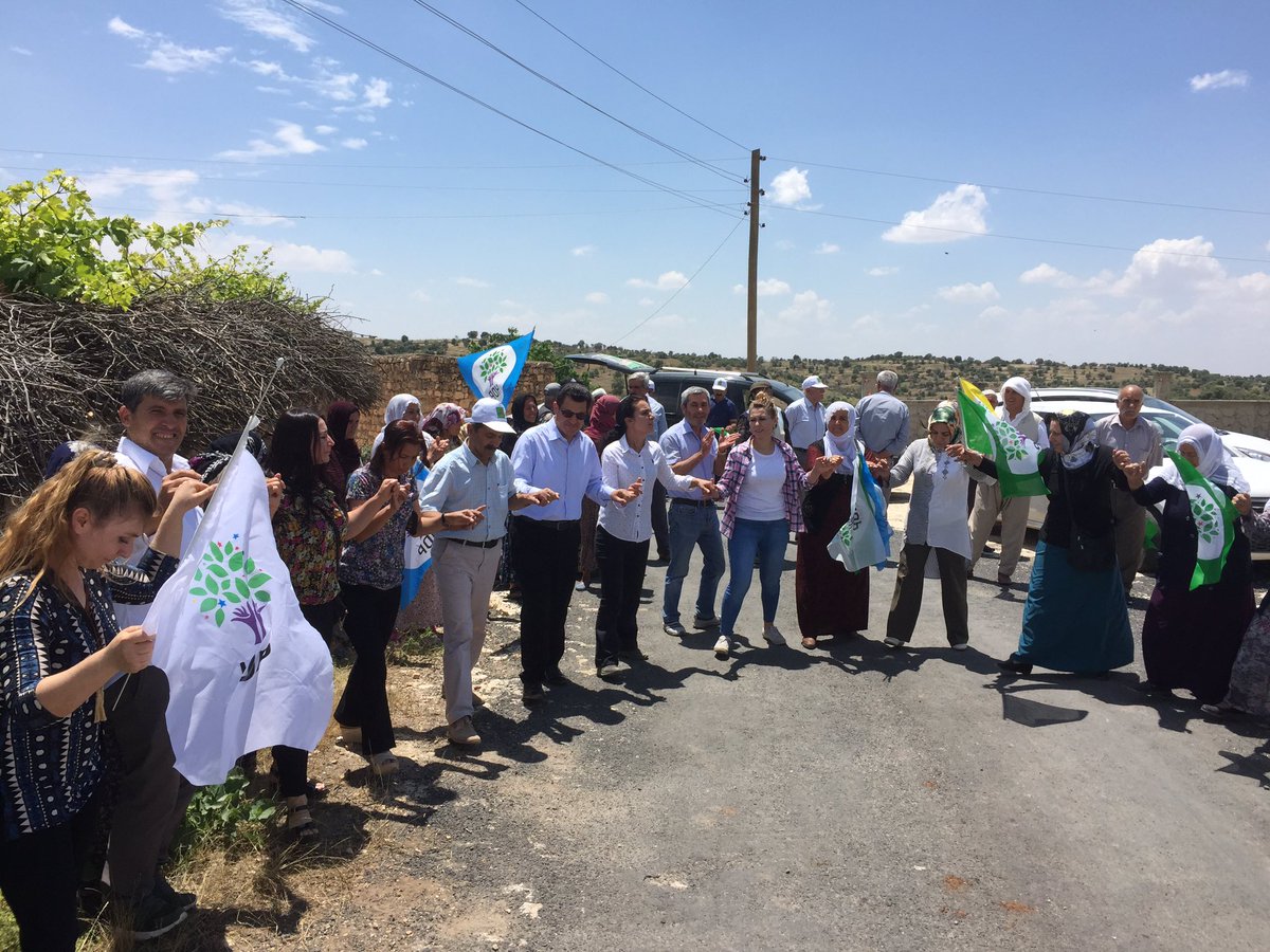 ErolDora's tweet photo. Nusaybin köylerini ziyaret ettik https://t.co/TZ9zHQyqrw