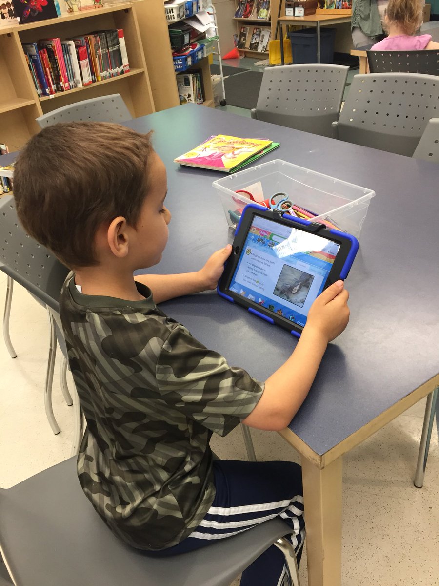 LPSStormWatch's tweet photo. Our kinders are exploring our database PebbleGo independently! They r researching what personally interests them! #studentdriveninquiry @gecdsbpro #librarymatters https://t.co/C0VImg5VlX