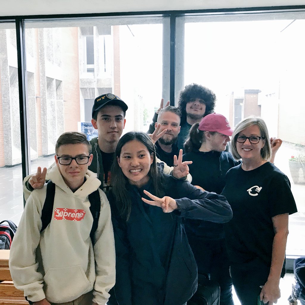 Cferhrhs's tweet photo. CFER Heritage off to The Big Apple 🍎. New York City here we come. #reseaucfer #cferpic https://t.co/7yx1zAshti