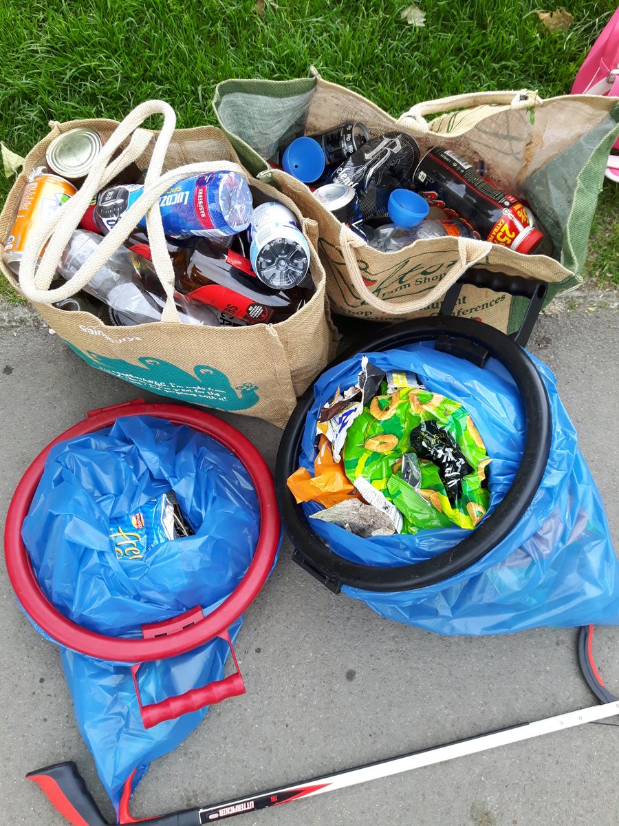 WiltsWildlife's tweet image. We've just been out for a litter pick around Calne for day 4 of #30DaysWild! ♻ Some very interesting finds, including a pair of underpants 👖