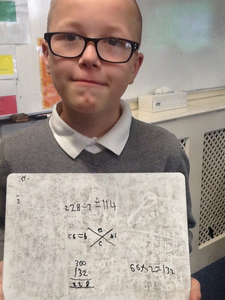 Windmill5P's tweet photo. Welcome back year 5! We got straight back to work today, using matchsticks to investigate the angles around a point. Some pupils showed fantastic effort, setting their working out clearly. Brilliant reasoning! #MusicFederation https://t.co/8VQTw2iPGp
