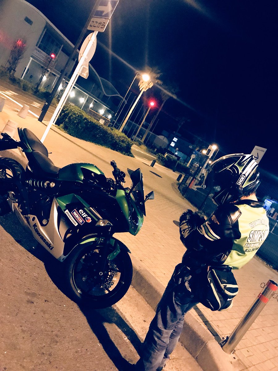 papico_m96's tweet photo. 江ノ島からの湘南平👏
お疲れ様でしたーーー！！！！
やっぱバイクかっこいいわ…😩

@Ninja400SE_T2 https://t.co/7jF6pQs4YD