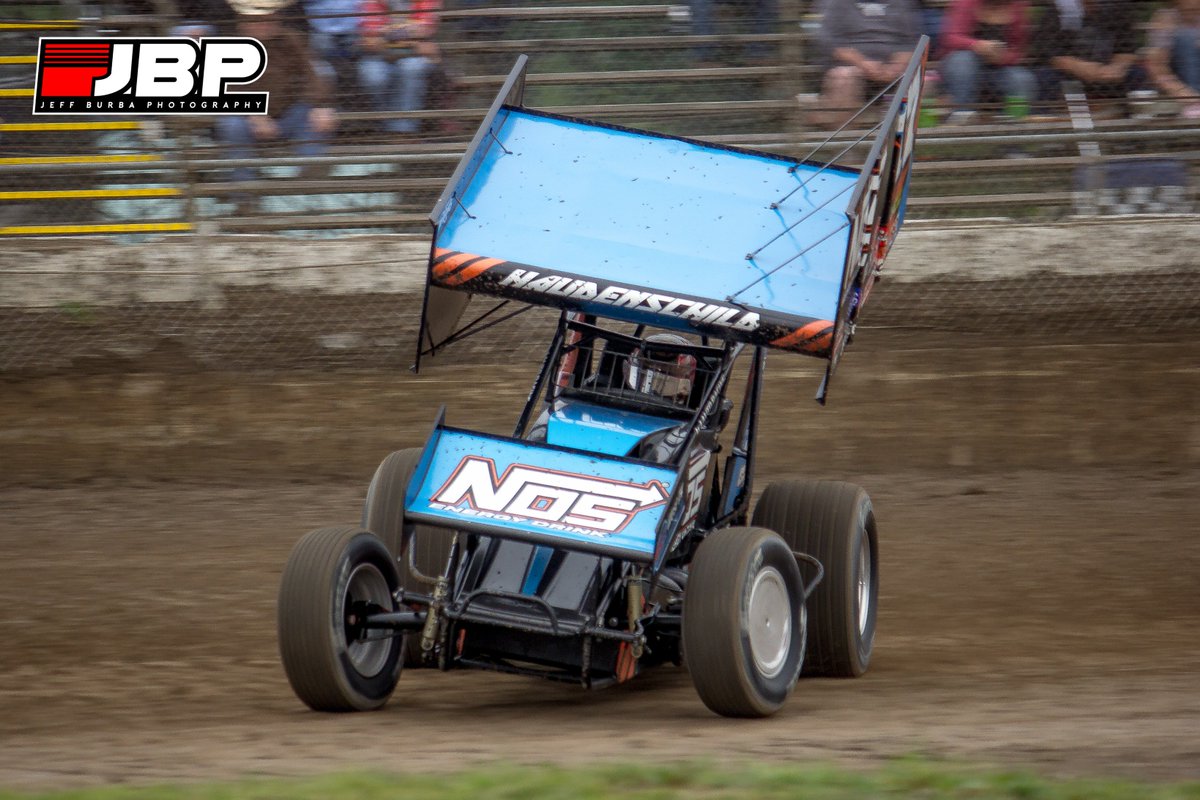 jeffburba37's tweet photo. .@Haudenschild_17 during @WorldofOutlaws action at Wilmot Raceway https://t.co/ccg3Hm97Lz