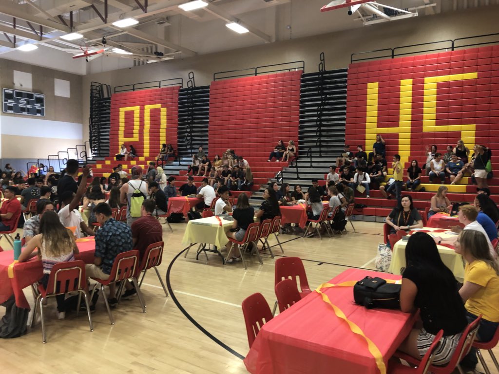 MrMazet's tweet image. @PDHS2018 Senior Check Out - 36 Hours until The Perfect 🎓 #AlwaysAnAztec #RadGrad2018 #PDAztecPride