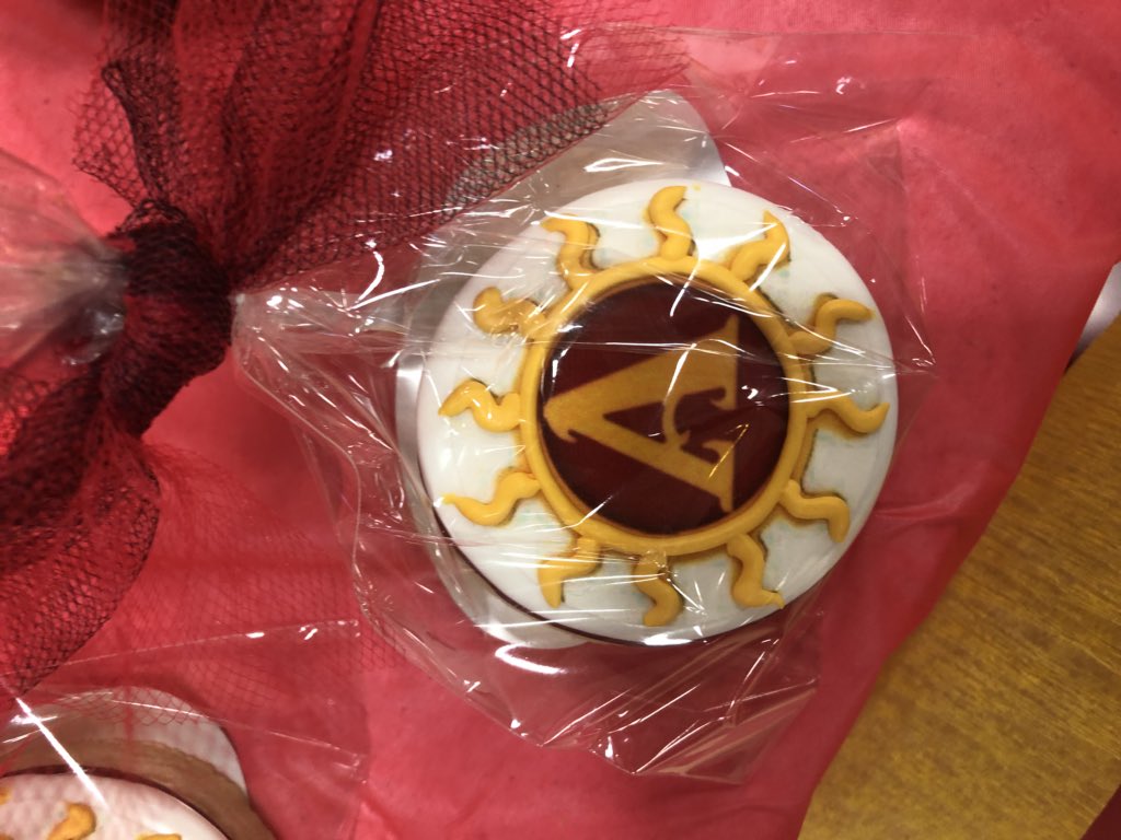 MrMazet's tweet image. @PDHS2018 Senior Check Out - 36 Hours until The Perfect 🎓 #AlwaysAnAztec #RadGrad2018 #PDAztecPride