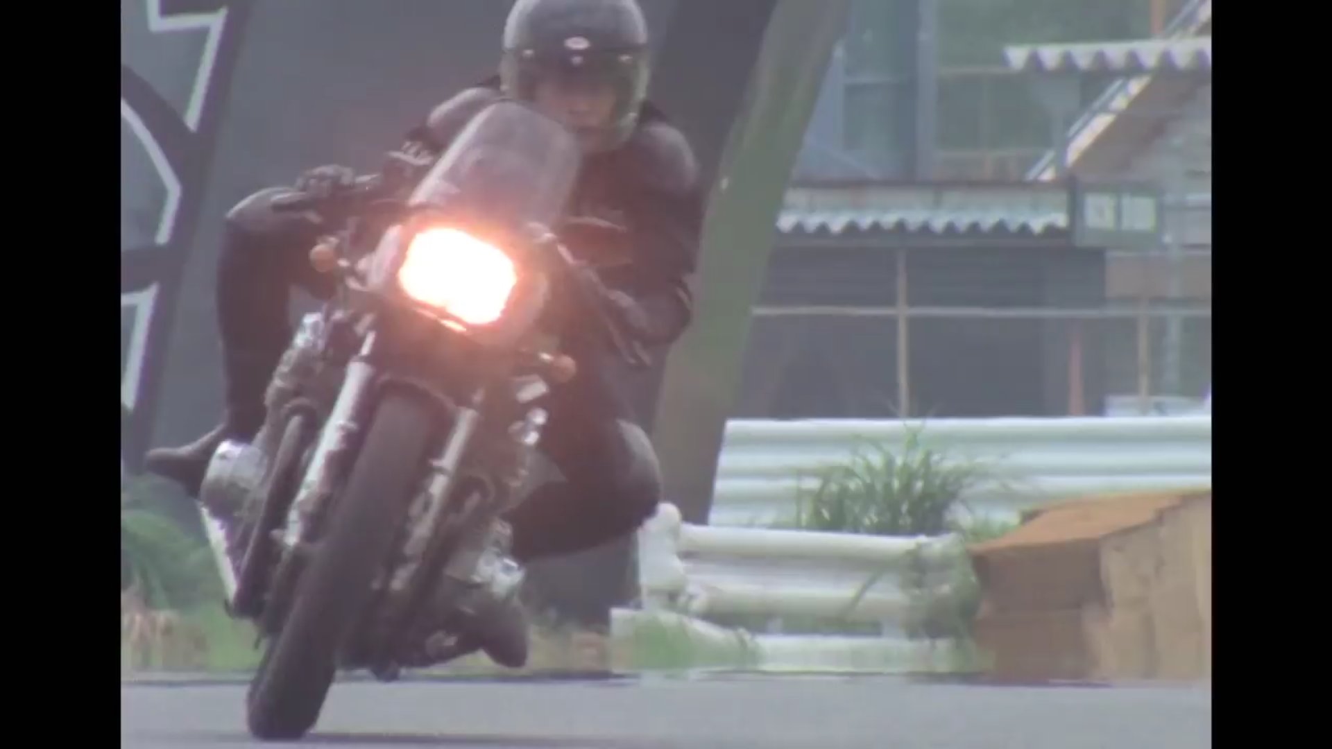 じゃけぇ なかもと 舘ひろし 若い頃もかっこいいし年取った今は追いつきもあって貫禄出てて渋いかっこいい バイクの免許取るきっかけになった人物 あなたがときめく4文字教えてください