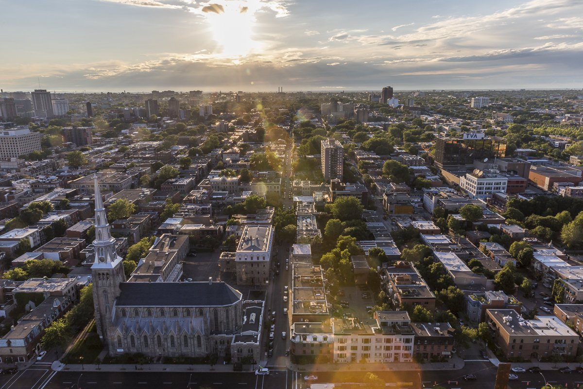 Montreal's tweet image. A drone for what? Here are some of our favourite places to see and experience #Montréal from above 🔭  bit.ly/MTLFromAbove 📷 @evablue