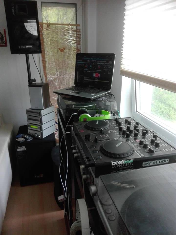 robin_schulz's tweet photo. Cool set up Timo! DJs - post a picture using the hashtag #ShowOffYourSetup to be featured 🎵 https://t.co/eEF1R93SFG