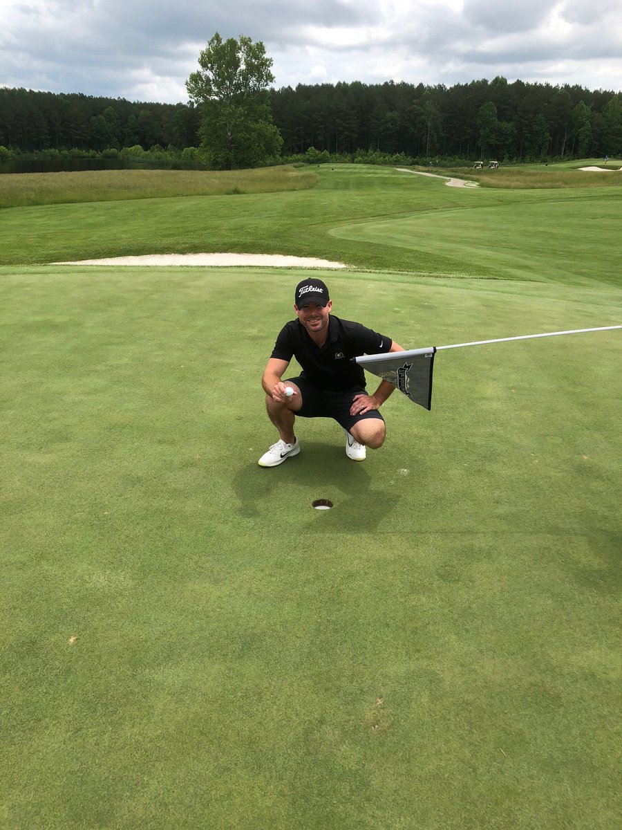 Congrats to our very own Kent Scearce for his Hole in One on the 17th Hole at The Federal Club.  Kent started with us late last year and has been an ACE for our Sales Team. Congrats Kent! #WePutYourSwagOn