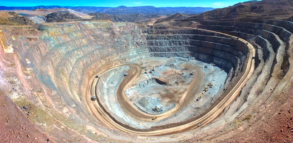 MiningMagazine's tweet photo. #PanAmericanSilver has announced that the #security situation on the access roads to its #Dolores mine in #Mexico’s Chihuahua state has improved following increased patrol and enforcement by the Mexican authorities https://t.co/rOgZOMPm9k #mining #minesecurity #silver #roadaccess https://t.co/c3pM1ru8ou