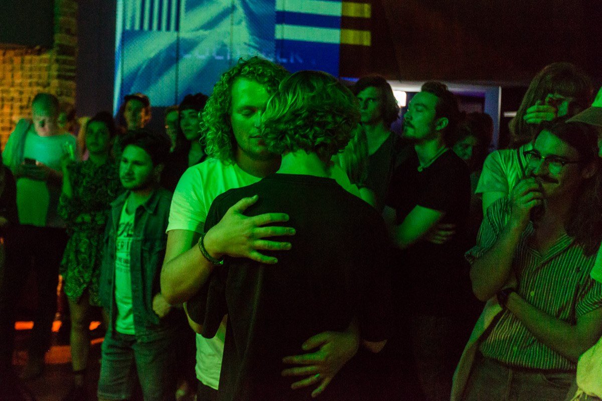 Popronde = liefde! 💚 En dat was ook tijdens de Pre-Party het geval! #meerknuffelen