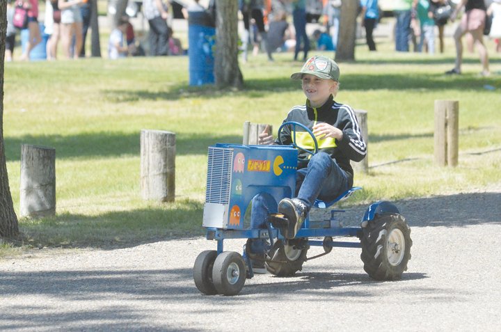 MedicineHatNews's tweet image. All smiles at Spectrum medicinehatnews.com/news/local-new… #medhat @SpectrumMedHat