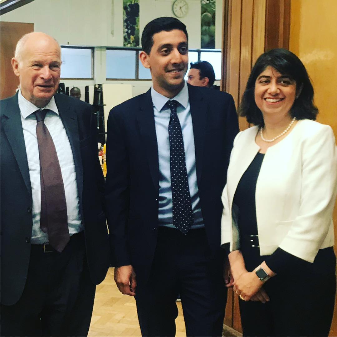 HounslowPromise's tweet photo. Our first master class hosted by @LamptonSch was a great success as we welcomed Lord Neuberger and solicitor Ammar Khan from @Access2lawyers1. Both guests gave local school children an insight into what a career within law is like and what skills are needed to be successful. https://t.co/szs91mMoNw