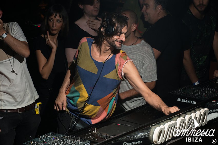 Amnesia_Ibiza's tweet photo. 🔊Ricardo Villalobos, tonight at #PyramidOpening18 🔺🎶💥

➡️More info &amp; tickets: https://t.co/uaTrJk2IKw

#PyramidOpening18 #PyramidAmnesia #BringingBackTheBest #MondaysAtAmnesia #Amnesia18 #AmnesiaIbiza #DancingSince1974 #Summer18 #Ibiza18 https://t.co/MQsWfN37aa