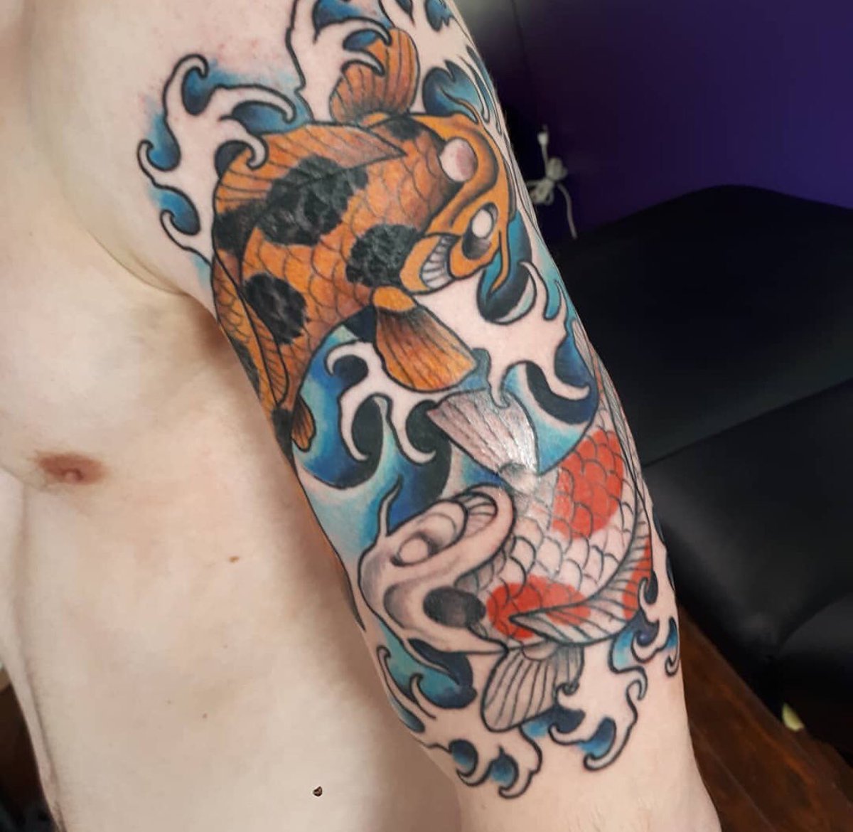 AdeptTattoos's tweet photo. Rob has just a little more time left to put in on this koi piece! 🌊
@rbt.tattoos
#adepttattoos https://t.co/mEQsG5zzes