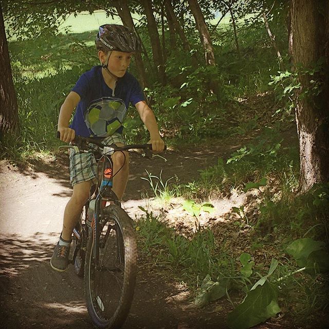 alpha_robb's tweet photo. NEWS! I’m training camp MTB instructors on Friday. Contact me if you know someone interested. Only 12 spots. @oktiretranscona @bikesandbeyond @mbcamping #sprockids #kidsonbikes #wilderlandmb https://t.co/OqumRi8brh https://t.co/H1KolXxvSi