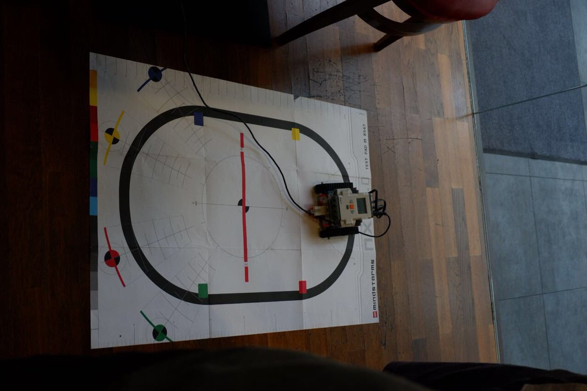 NikishaS22's tweet photo. Getting our tech freak on and what better than an opportunity to do it for the kids as part of our commitment to the community service day for this Friday!! Lego Automation! 
#CSCCZ1 #Daringinnovators #letscode @citizenIBM https://t.co/V8GZdb1LqK