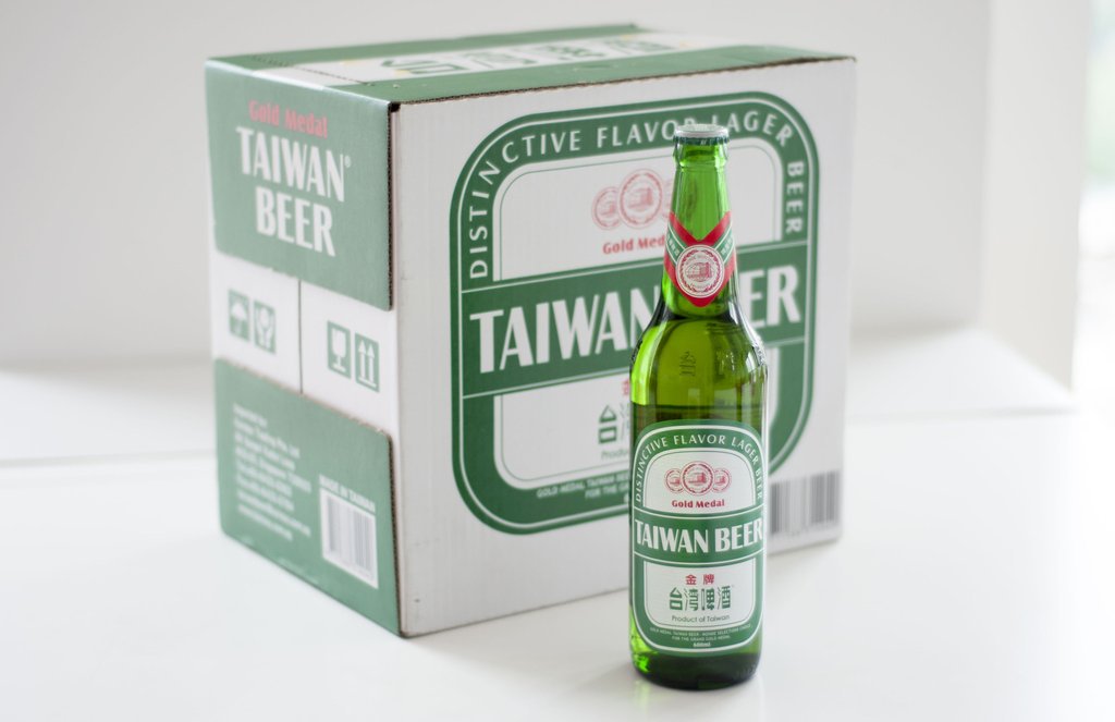 QualityBevCo's tweet photo. Feeling seafood tonight? Pair it with Taiwan Beer. 
Taiwan Beer is a light amber beer with a distinct taste produced by the addition of locally produced ponlai rice during the fermentation process.
#cheers #craftbeer #taiwan #lightbeer #seafood #mondayvibes https://t.co/zPsktnOWYu