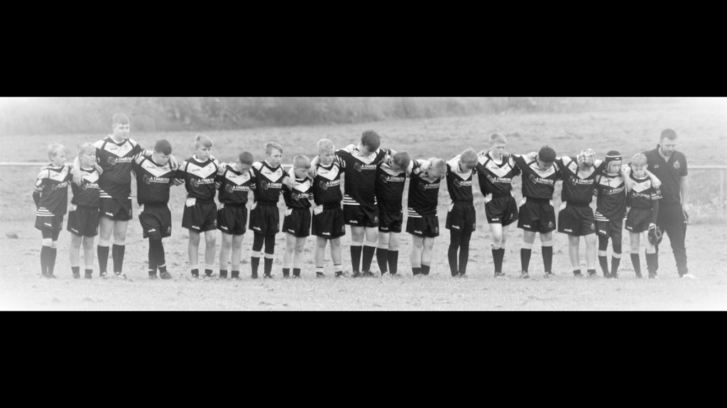 grouty37's tweet photo. Great photo captured of Drig U12s showing their respect with a minutes silence due to the sad passing of Phil Sharpe the Secretary of BARLA before their game Saturday against Moldgreen @YorkshireJunior @Drigrugby @Elroy_cudj @MoldgreenRL https://t.co/rjMuyTgu0b