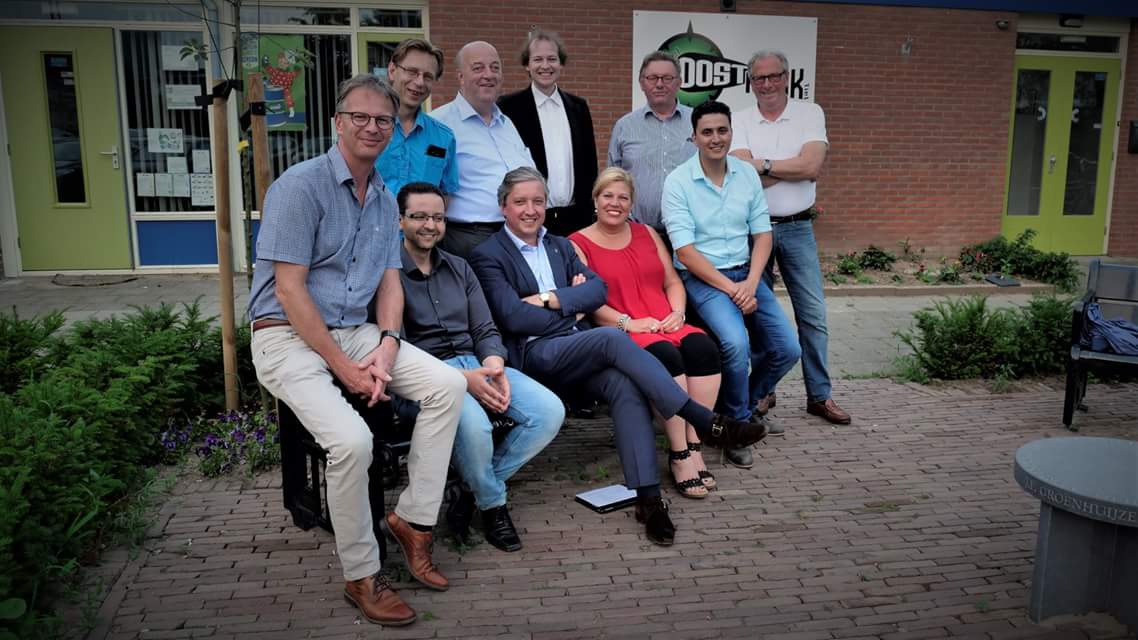 Trots_Op_Tiel's tweet photo. Vandaag was er een presentatie door de kerngroep tijdens de bijeenkomst in het Oosthonk, Meeslaan 2a in Tiel.
#tiel #trotsoptiel https://t.co/6S55PoKMhn