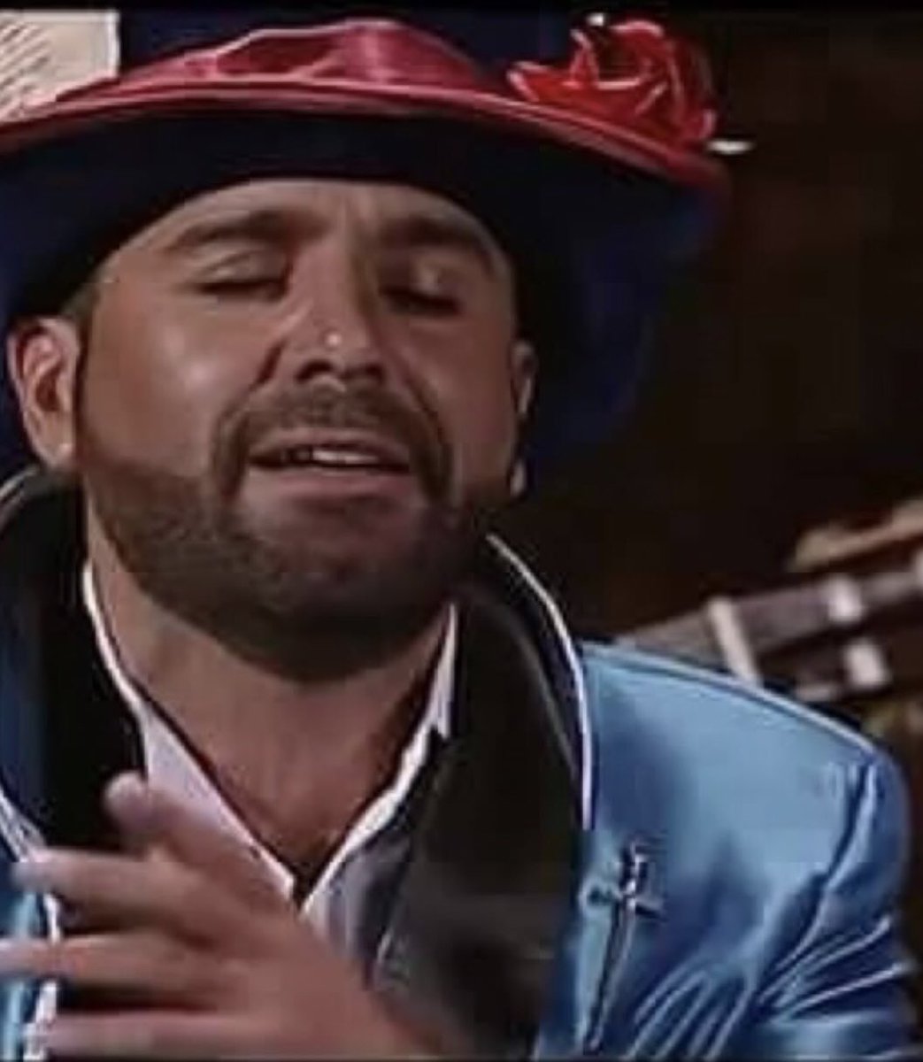 comparsa_gomez's tweet photo. Buenas noches! Con todos ustedes la primera incorporación de "Los Vendehumo" : Joaquin Salas "Juaki".
Procedente de la comparsa "Los Destronados". 
Compartirá dirección musical y afinación del grupo con @JuanmaAlguacil Gracias por confiar en nosotros Juaqui. A disfrutar y Salud!! https://t.co/qrJBRxm0eg