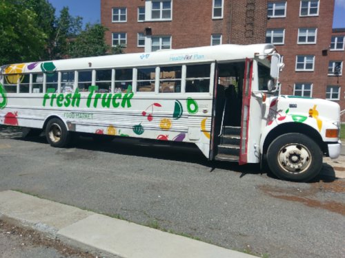 BHA_CCECR's tweet photo. @FreshTruck was at Whittier Street with affordable fruits and vegetables for our residents! 🍎🍒🌽🍍
#HealthyBHA #REACHPHH #BOSfoodAccess #Food4allBOS #LetsGetHealthyBOS #FreshTruck #Boston #Roxbury #Whittier https://t.co/ja6ZjjvLNI