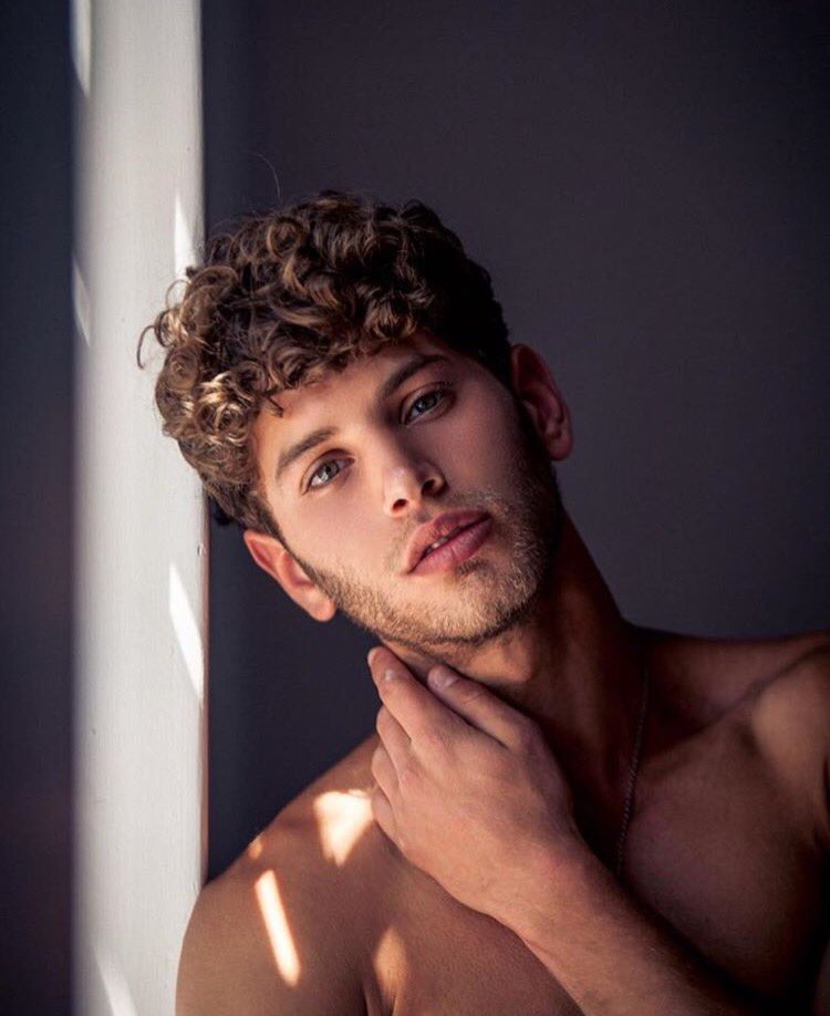 boohoo's tweet photo. So we've found Eyal's Instagram... 😱😍❤️ you're welcome! #LoveIsland https://t.co/A4JbMUTikB