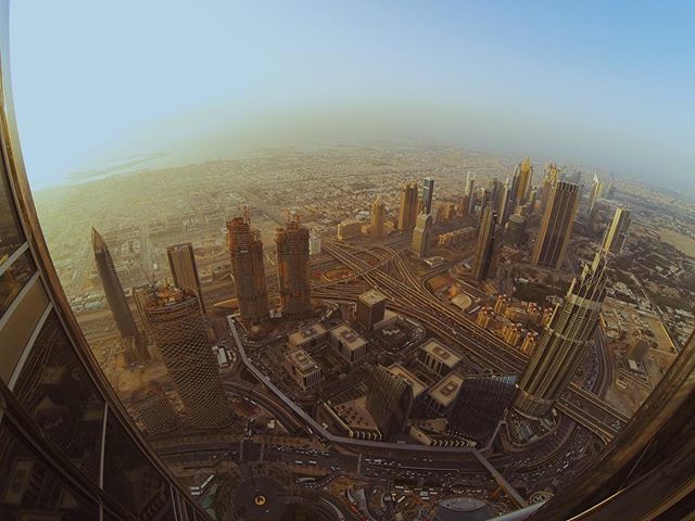 In a hazy dayz after heading up the @burjkhalifa. Where’s the highest point you’ve shot from this year? #adventurethatislife #howllondon #findyouradventure #adventure_culture #travelblogger #beautifuldestinations ift.tt/2sudbhY