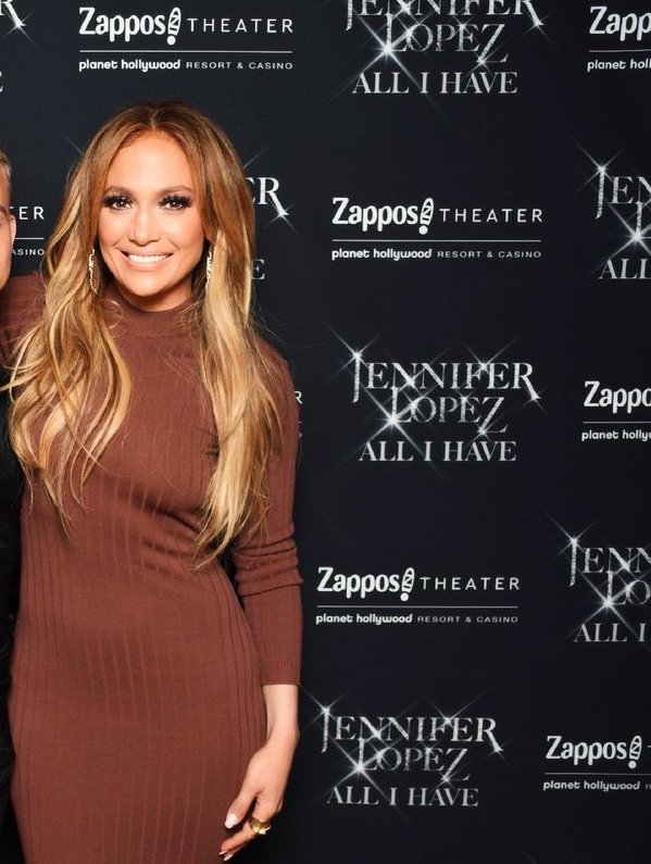 JLOvely_24's tweet photo. ❖ JLo #fact 

Album certifications (US) 

"On the 6" - 3x Platinum 
"J.Lo" - 4x Platinum
"J to tha L-O!" - 2x Platinum 
"This Is Me... Then" - 2x Platinum
"Rebirth" - Platinum 
"CAUM" - 4x Platinum
"Love?" - Platinum
"DA... the Hits" - Platinum https://t.co/15qZ6af9WE