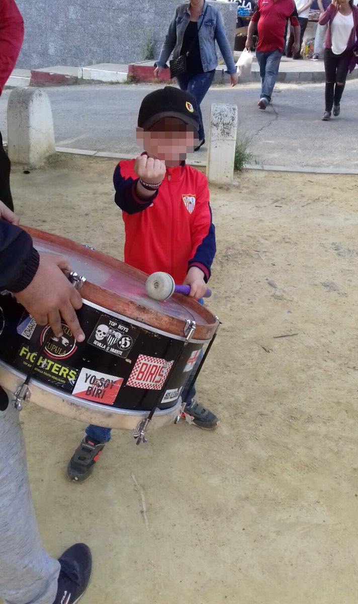 Todo el apoyo y ánimo del mundo al pequeño Adrián y su familia que están pasando unos días muy malos por la imprudencia de “otros”, que encima de no ayudarlos, también se intentan esconder como ratas...
Tu lucha es nuestra lucha pequeño.
#AnimoAdrian 
Fuerza a la familia. 💪🏼