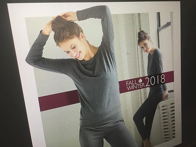 TrejoStudio's tweet photo. Aquí en el hemisferio sur del planeta, es momento de diseñar con una estética más “abrigada”. #TrejoStudio #FallWinter2018 https://t.co/jk9kol4b2u https://t.co/Wg2XArw7Zb